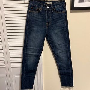 Levi’s wedgie skinny